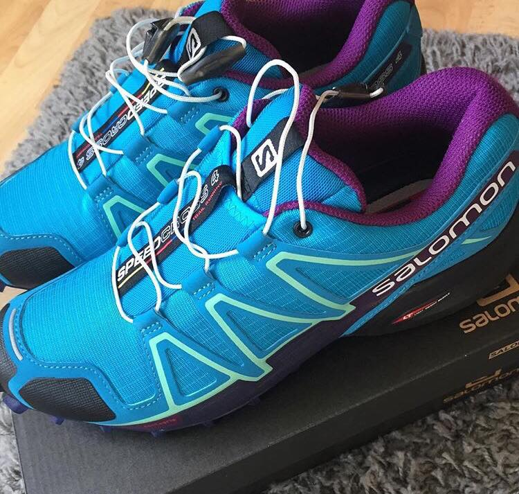 Immaculate new Salomon Speedcross 5Ws, bright blue and purple